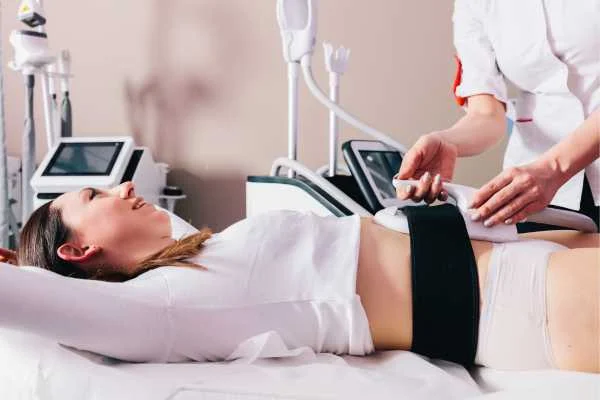 woman having body sculpting to help improve her body image and her mental health Leicestershire